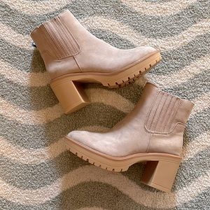 NWT NEW Universal Thread KATRINA Boots Memory Foam Women’s Size 8 in Tan